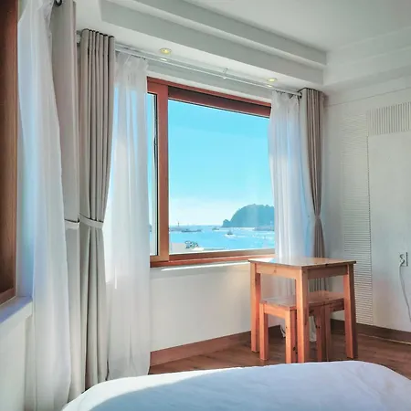 Seogwiporto Villa Exterior photo