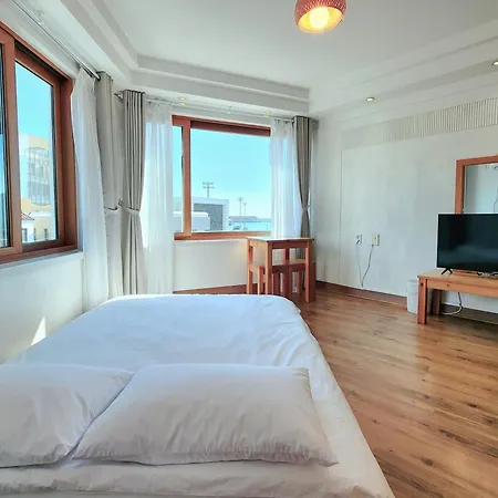Seogwiporto Villa Exterior photo