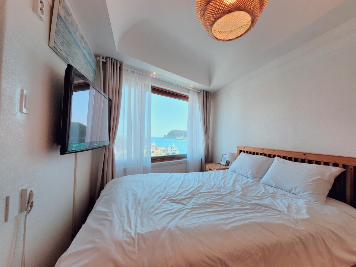Seogwiporto Holiday home *